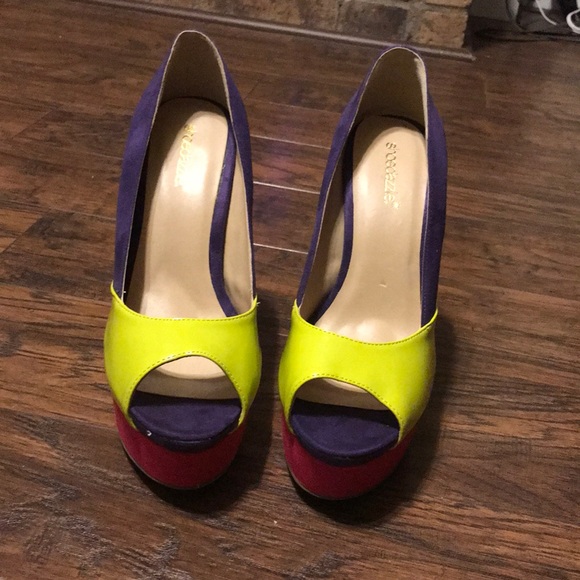 Multi Color Platform - Picture 1 of 4